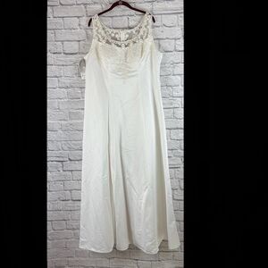 Lenovia Elegant White Wedding Gown Size 3XL